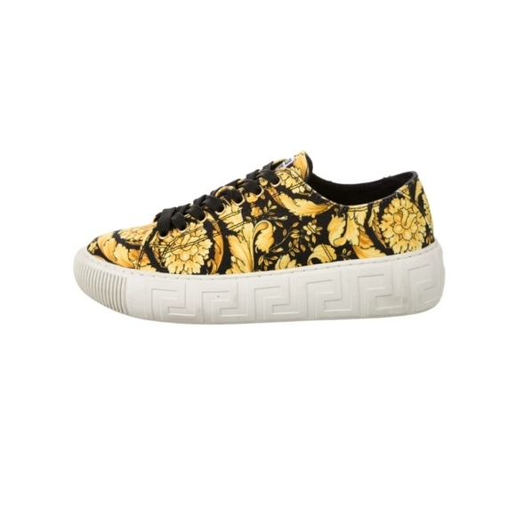 Versace Shoes - Versace Sneakers in Classic  Versace Print sz 37EU